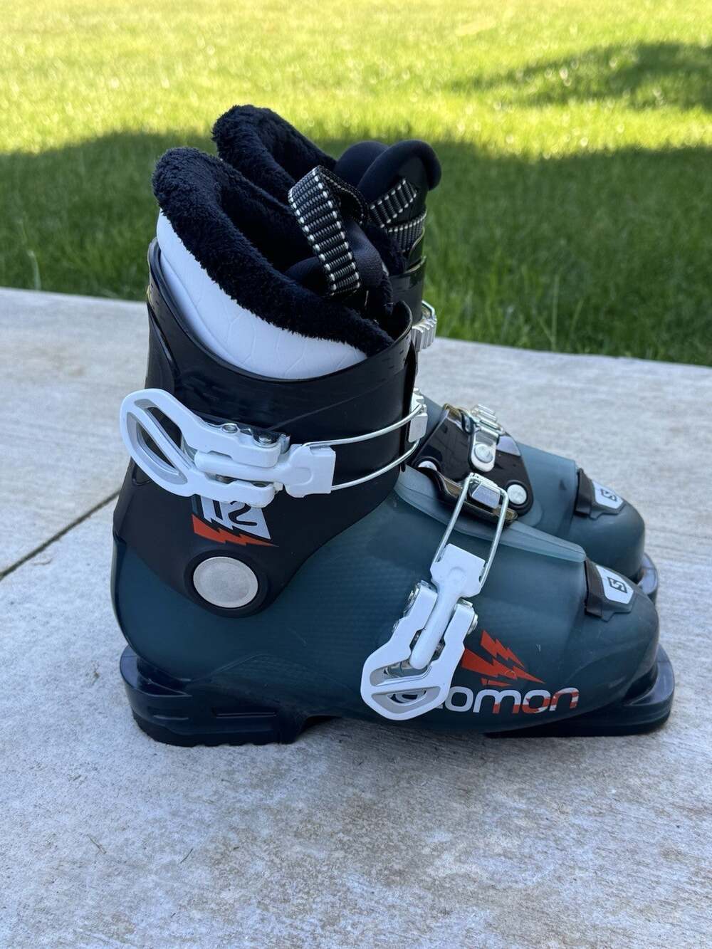 Salomon T2 Junior Kids Ski Boots Size 2 Mondo 20 Green